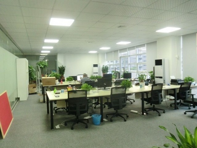 晋江楼外加梯维修